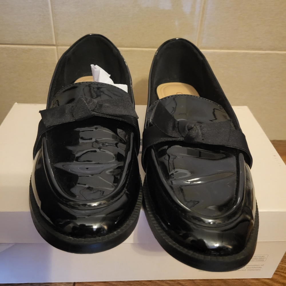 Black Patent Leather Loafers with Bow